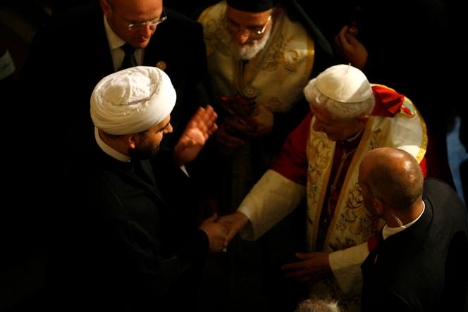 Le pape Benoît XVI condamne l’islam pour sa violence et son intransigeance