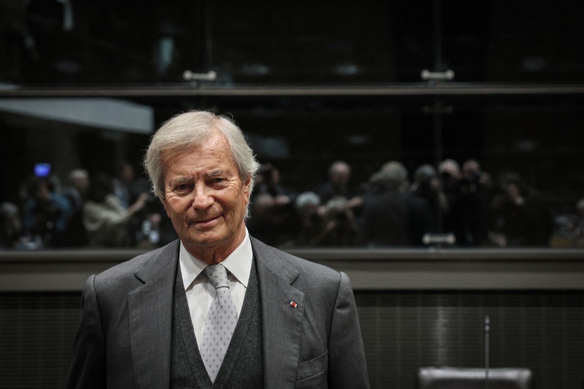 Le Monde accuse les médias français de soutenir la Russie — une campagne d’intimidation orchestrée par le groupe Bolloré