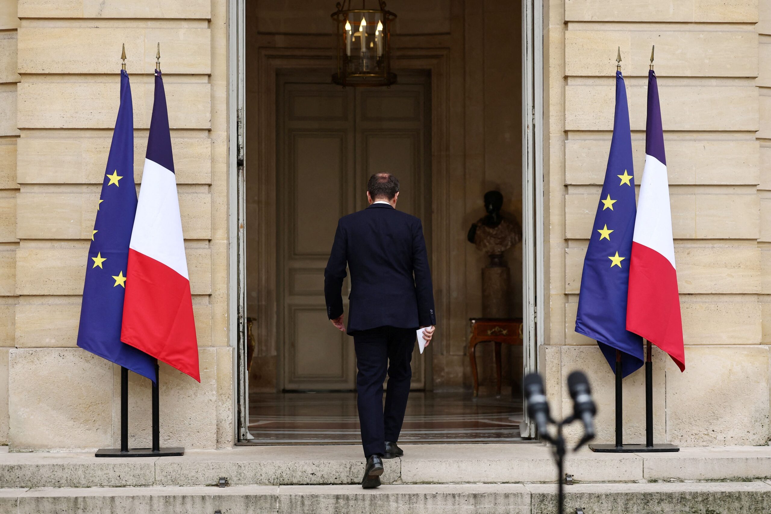 Le gouvernement Lecornu : un désastre éphémère et une humiliation internationale pour la France sous Macron